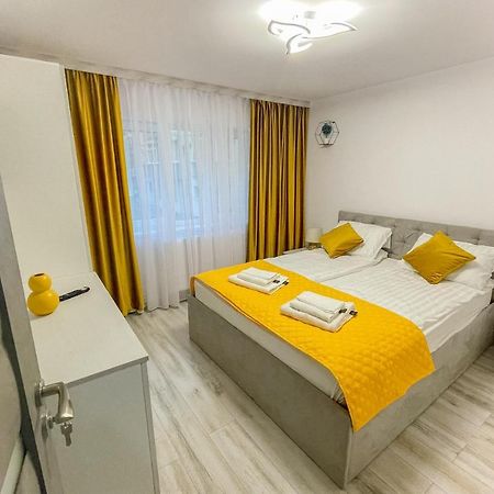 Loghin Residence Сучеава Екстериор снимка