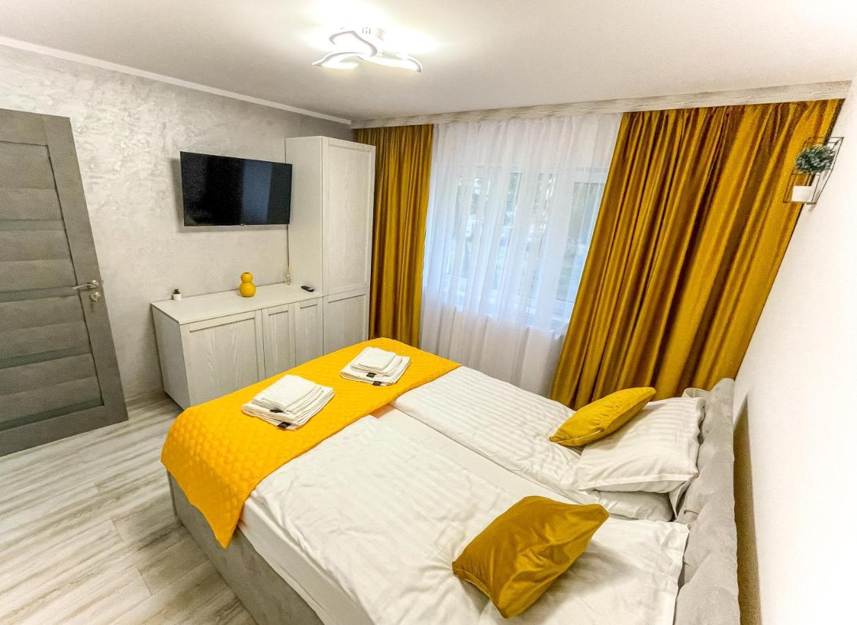 Loghin Residence Сучеава Екстериор снимка